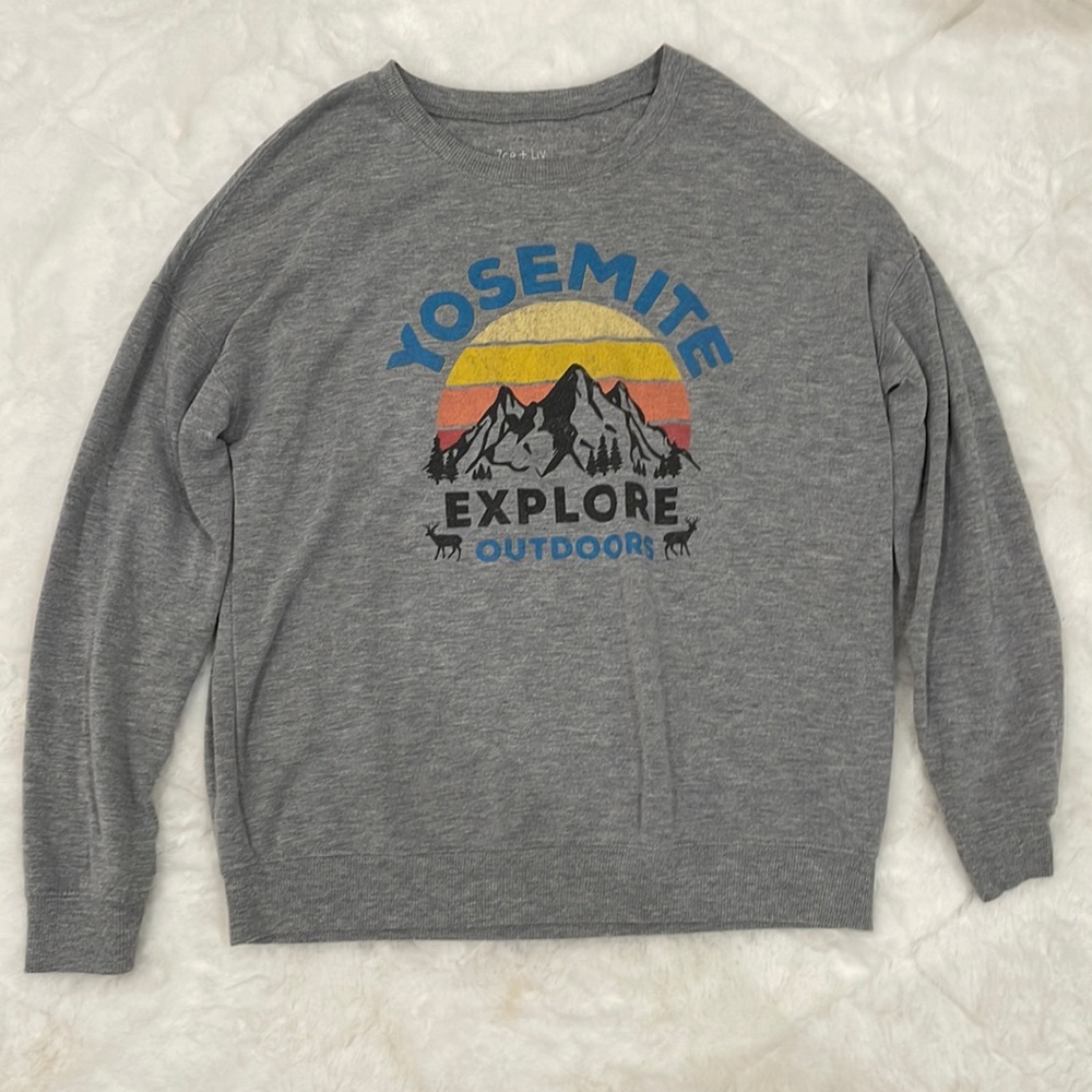 Light gray long sleeve shirt